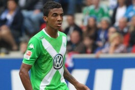 Luis Gustavo Marselga o'tadi