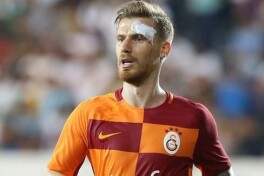 Милан грандлари Сердар Азиз учун курашади

