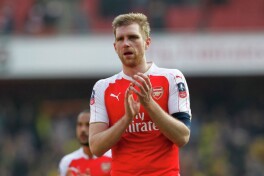 "Arsenal" Mertesakerni jamoadan ketishini ma'lum qildi