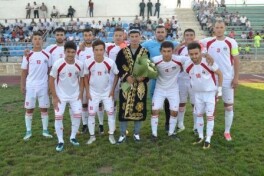 “Зомин” раҳбарияти Достон Тошматовни тақдирлади