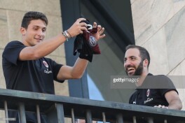 "Milan" futbolchisi 3 oyga safdan chiqdi
