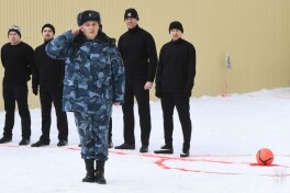 Pavel Mamaev qamoqdagilar bilan futbol o'ynadi (FOTO)