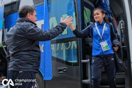 Ayollar futboli. O'zbekiston OTJ stadionga yetib keldi