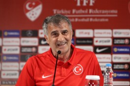 Jenk Tosun, Burak Yilmaz va Chalxanoglu bugun o'ynamaydimi? Shenol Gunesh ishtirokidagi matbuot anjumani