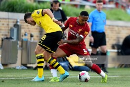 "Liverpul" himoyachisi jarohatlandi