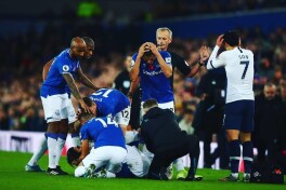 Dele Alli: "Son faqat boshini ko'tarolmay yig'layapti"