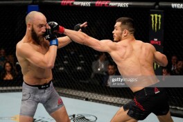 UFC. Маҳмуд Мурадов иштирокидаги жанг муддатидан олдин якунланди