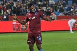 "Aston Villa" Starrij bilan muzokara o'tkazmoqda