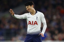 Son Xyon Min Janubiy Koreyada harbiy xizmatni o'tamoqda