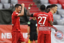 Bundesliga. "Bavariya" - "Ayntraxt Frankfurt" 5:2