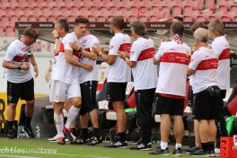 “Shtutgart” Mario Gomez bilan birga Bundesligaga qaytdi, “Gamburg”ga esa pley-offga chiqish uchun 1 ochko yetmadi (+jadval)