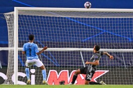 Futboldagi fantastik noaniq zarbalar: Sterlingdan tortib Kubagacha
