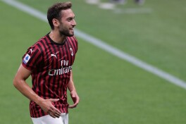 “Milan” Chalxono'g'lu bilan shartnomani uzaytiradi
