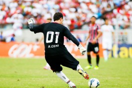 Taniqli to'purar darvozabon “Flamengo” ustoziga aylandi