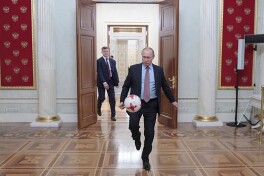 Putin Qatarga Jahon chempionatini muvaffaqiyatli o'tkazishni tiladi