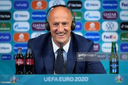 Vengriya TJ ustozi Ronaldu, Mbappe va Noyerga hazil qildi
