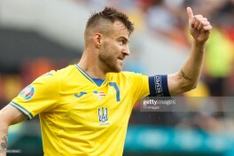 Yarmolenko Evro-2020 uchun olgan mukofot pullarini xayriya qildi