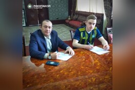 "Пахтакор" Руслан Розиев билан шартномани узайтирди