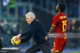 Mourinyo "Verona"ga qarshi o'yin vaqtida nima uchun chetlatildi?