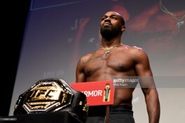 UFC тарихидаги энг узоқ вақт чемпион бўлган Топ-10 жангчи