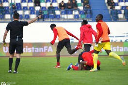 "Navruz Cup-2022". Uganda Tojikistonni penaltilar seriyasida mag'lub etib, finalga chiqqan o'yindan GALEREYA