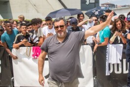 Mino Rayola: "To'rt oy ichida meni ikkinchi marta o'ldirayotganliklari g'azablantirmoqda. Men tirilishni bilaman chog'i"