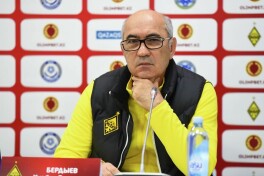 Қурбон Бердиев Эрон клубида иш бошлади