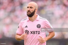 Iguain "Arsenal"ga transferi amalga oshmaganini tan oldi