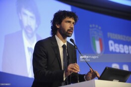 "Roma" va Italiya terma jamoasi sobiq yarim himoyachisi Verona meri etib saylandi