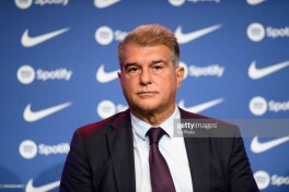 Лапорта: "Хави Умтити ва Брэйтуэйтга ишонч билдирмаяпти. Уларнинг "Барселона"дан кетгани яхшироқ"