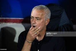 Mourinyo "Roma" a'zolarini picca bilan mehmon qildi