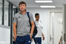 "Navbahor" va "Paxtakor" stadionga yetib kelishdi