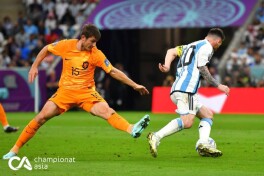 Niderlandiya xavbeki de Ron Messi haqida: "Men dahshatga aylangan orzuga qarshi o'ynadim"