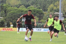 Turkiya Superligasi. Fatix Karagumruk - Trabzonspor. Otabek Shukurov asosiy tarkibda
