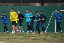 "Surxon"ning yangi murabbiy boshchiligidagi birinchi mashg'ulotidan galereya