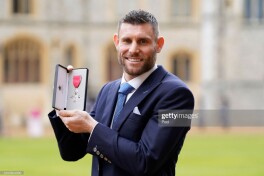 Jeyms Milner futbol va xayriya yo'lidagi xizmatlari uchun Britaniya imperiyasi Ordeni bilan taqdirlandi