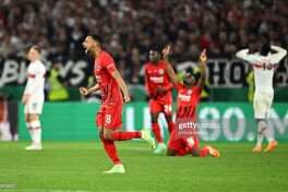 Germaniya kubogi.  "Ayntraxt F" yarim finalda "Shtutgart"ni dog'da qoldirdi. Finaldagi raqib – "Leyptsig"!