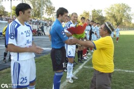 Fotoarxiv. "Surxon" murabbiylari, Asqar ota, Diyor Imomxo'jaev, Farg'ona stadionidagi mashhur tablo va boshqalar 