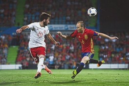 "Oltin to'p" sohibidan libos olgan, o'yiniga it tushib kelgan hamda uchta evrokubokda gol urgan tarixdagi ilk futbolchiga aylangan "Nasaf" yarim himoyachisi bilan yaqindan tanishamiz
