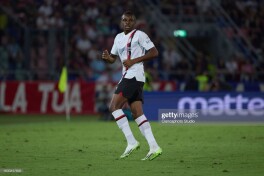 "Milan" o'z himoyachisini "Bavariya"ga sotishdan bosh tortdi