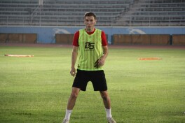 "Qizilqum" iyulda jamoaga kelgan futbolchi bilan xayrlashdi