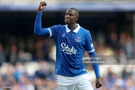 Dukure "Everton" bilan yangi shartnoma imzolaydi