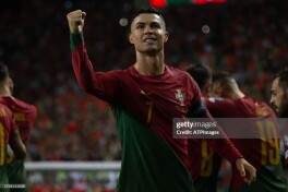 Berbatov: "Ronaldu yana 2-3 yil o'ynab bera oladi. U hali ham kuchli"