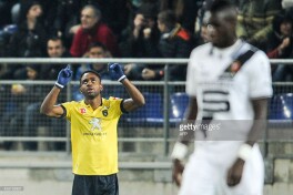 "Vilyarreal" "Bursaspor" hujumchisi Bakambuni o'z safiga qo'shib oldi
