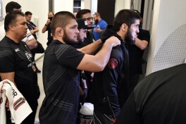 Olamsport: Islam Maxachevga fuqarolikni o'zgartirish taklifi, Meyvezer sobiq jahon chempioniga qarshi jang qiladi