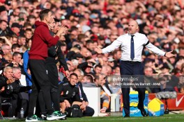 "Everton" bosh murabbiyi "Liverpul"ga qarshi o'yindagi hakamlikdan mamnun bo'lmadi