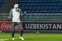 O'zbekiston terma jamoasi Turkmanistonga uchib ketish oldidan so'nggi mashg'ulotini o'tkazdi GALEREYA