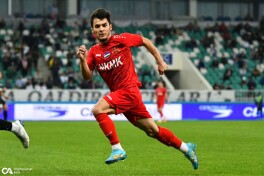 Eshitdik-da: Islom Kenjaboev "Lokomotiv" bilan 2 yillik shartnoma imzolaydi