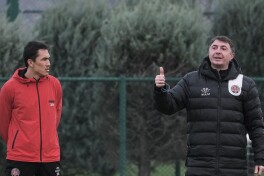 Shota Arveladze "Fatih Karagumruk"da ish boshladi. Biroq klub uni rasman tanishtirgani yo'q