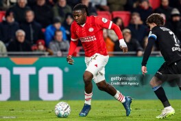 "Liverpul" PSV hujumchisiga qiziqmoqda